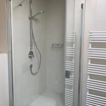 Bellini - Rubensplein - Op 100 M Het アパート *